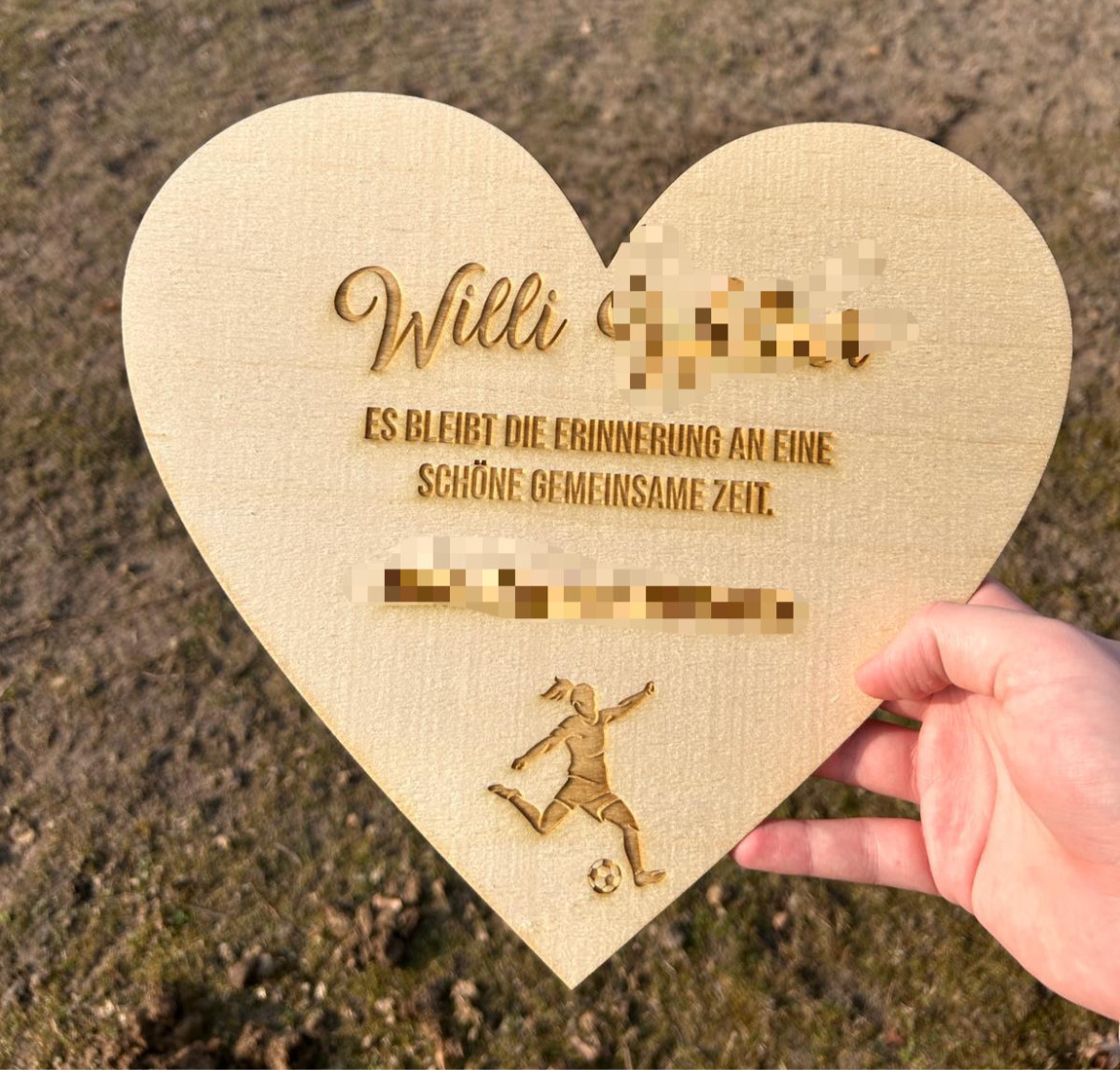 Herz mit Gravur aus Holz