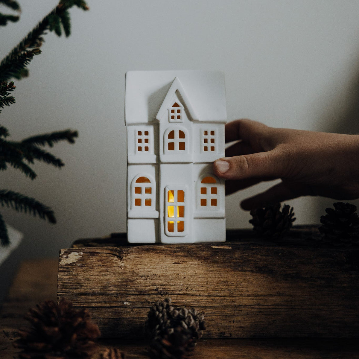 Storefactory - BYN NR 3, Casa blanca