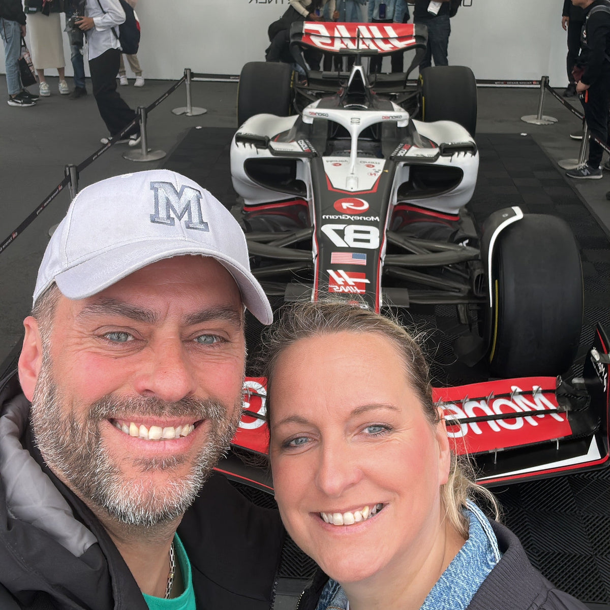 Basecap mit Anfangsbuchstaben, gestickt