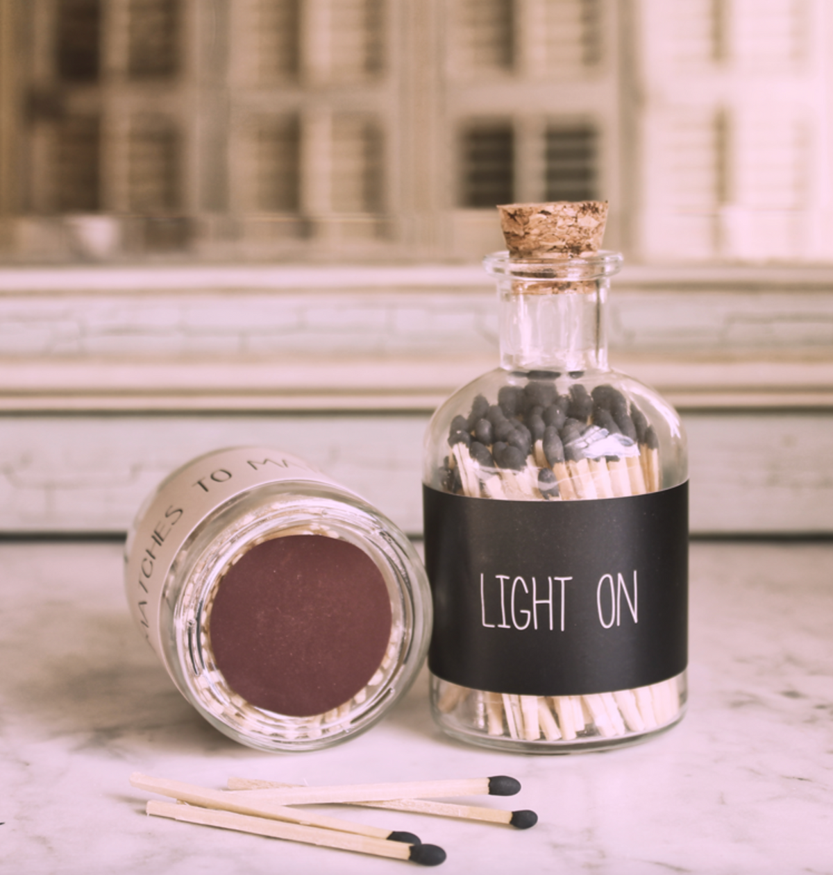 Mi Llama - Fósforos en una botella Fósforos, negros