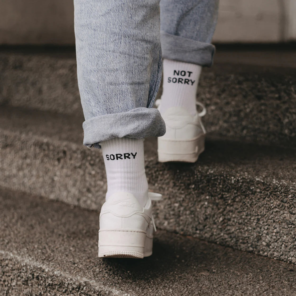 Socken weiß „Sorry - not Sorry“