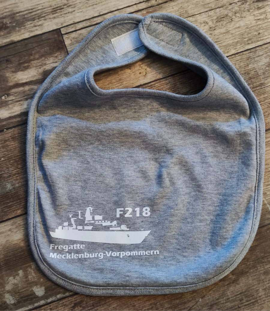 Babero de bebé «Fragata F218 MECKLEMBURGO-POMERANIA OCCIDENTAL» silueta