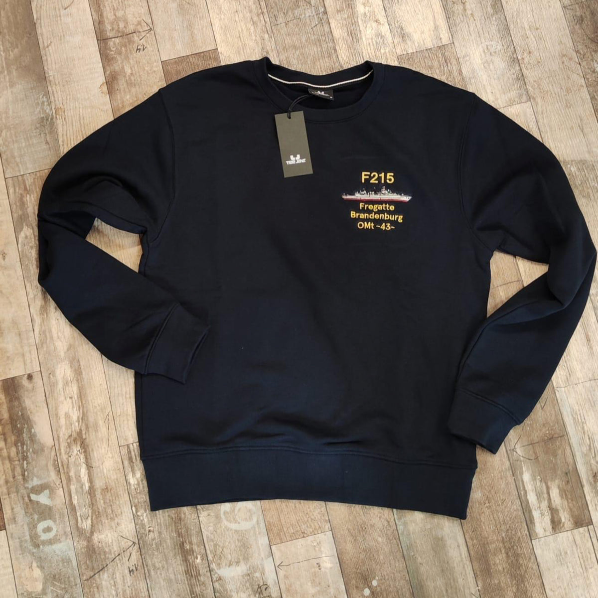 Sweater mit Bruststick F215 Fregatte Brandenburg, personalisiert