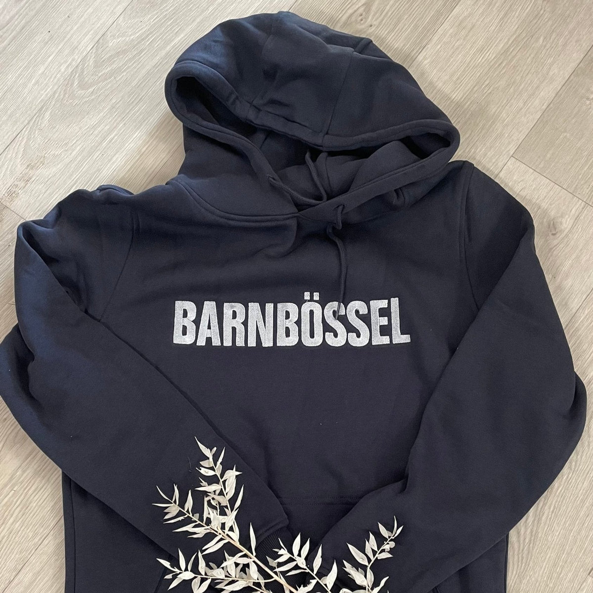 Sudadera con nombre de lugar, p. ej. BARNBÖSSEL bordado