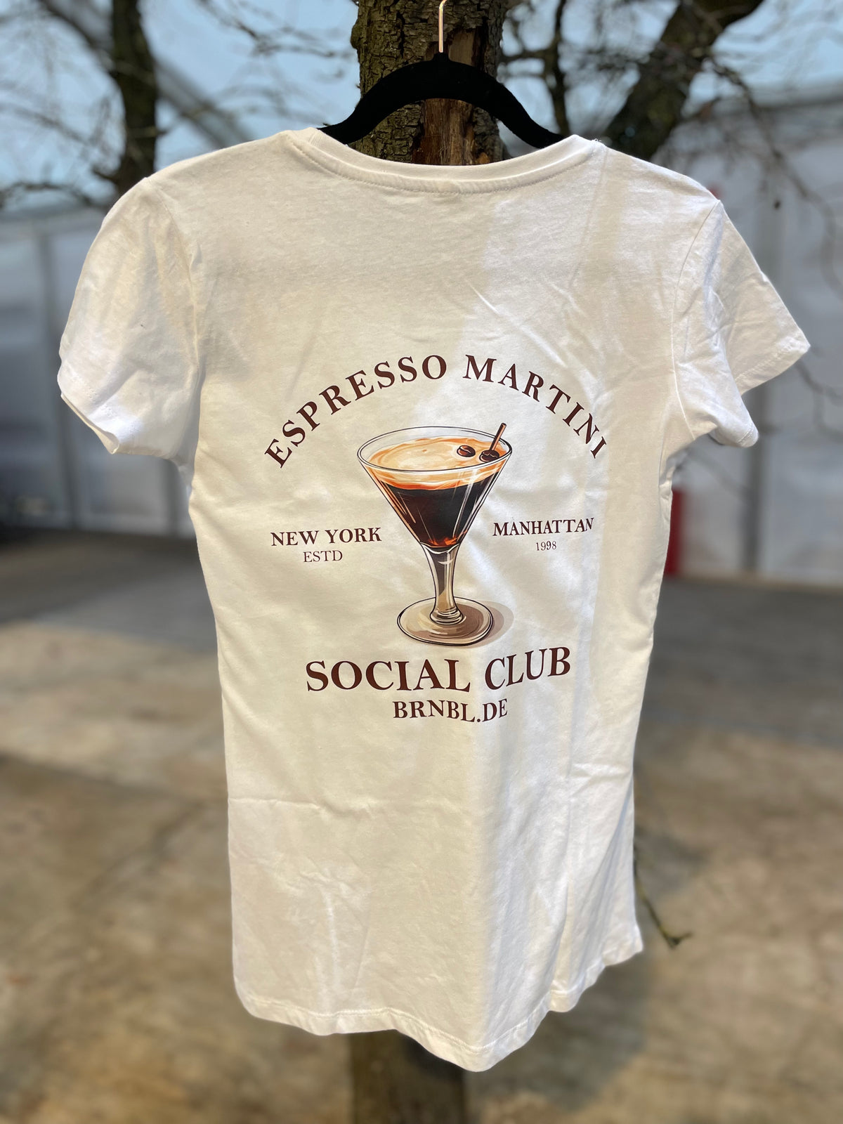 Camiseta "Espresso Martini Social Club", blanca