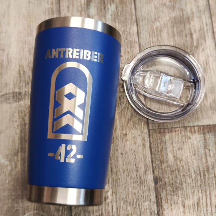 Taza de café "ANTREIBER -42-" con insignia de rango, azul real